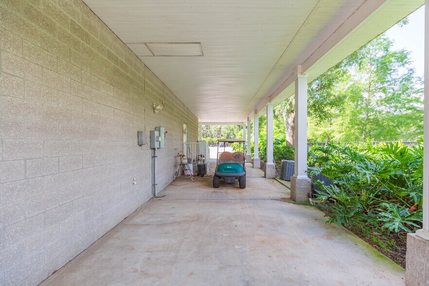 More Photos Of 13815 21st St, Dade City Auto Dealership For Sale