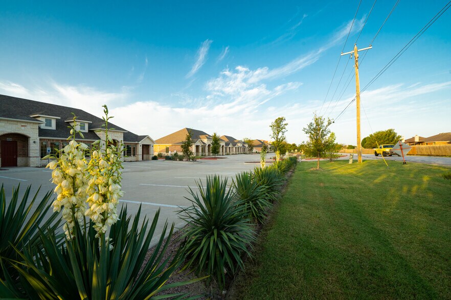 More Photos Of 1802 Mansfield Webb Rd, Mansfield Unknown For Lease