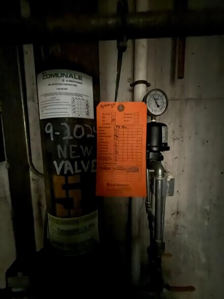 More Photos Of 73 Neale Rd, Vienna Warehouse For Lease