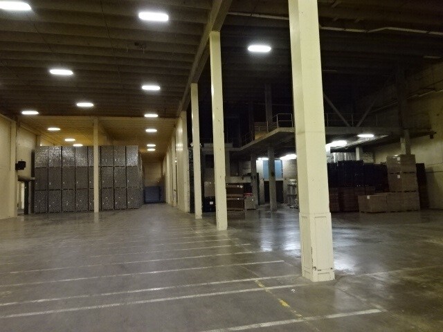 More Photos Of 4930 Hayes Ave, Plover Distribution For Sale