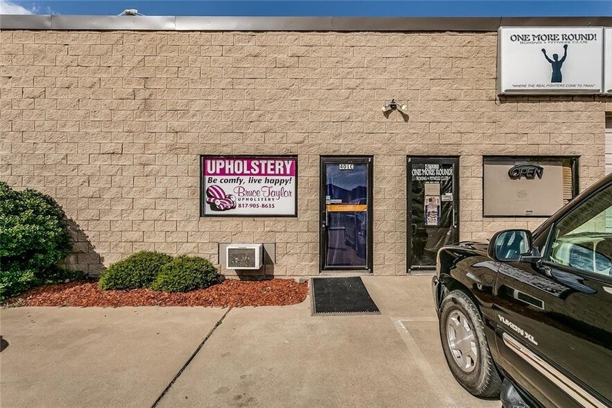 More Photos Of 401 Western Hills Trl, Granbury Warehouse For Sale