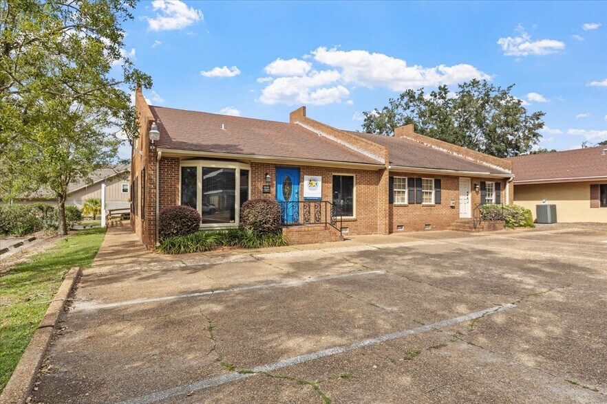 More Photos Of 235-237 John Knox Rd, Tallahassee Medical For Sale