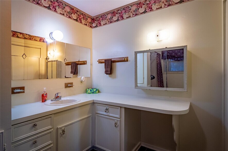 More Photos Of 1213 Lakeland Loop, Hilltop Lakes Specialty For Sale