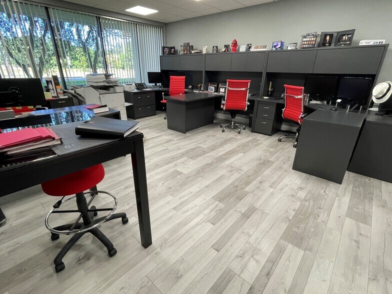 More Photos Of 2300 NW Corporate Blvd, Boca Raton Office For Sale