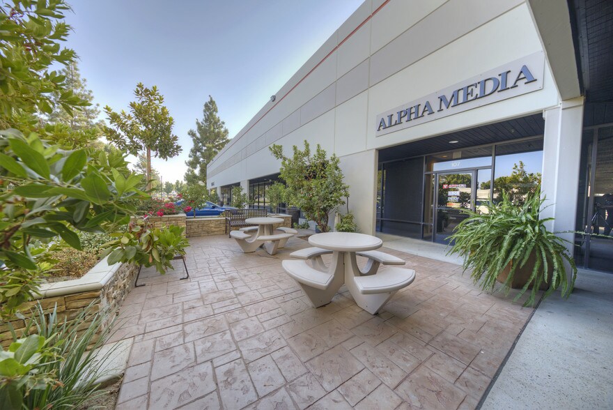 More Photos Of 3651 Pegasus Dr, Bakersfield Light Distribution For Lease