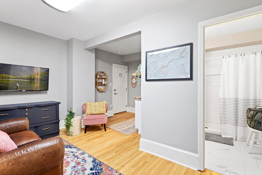 More Photos Of 100 S Railroad Ave, Damascus Apartments For Sale