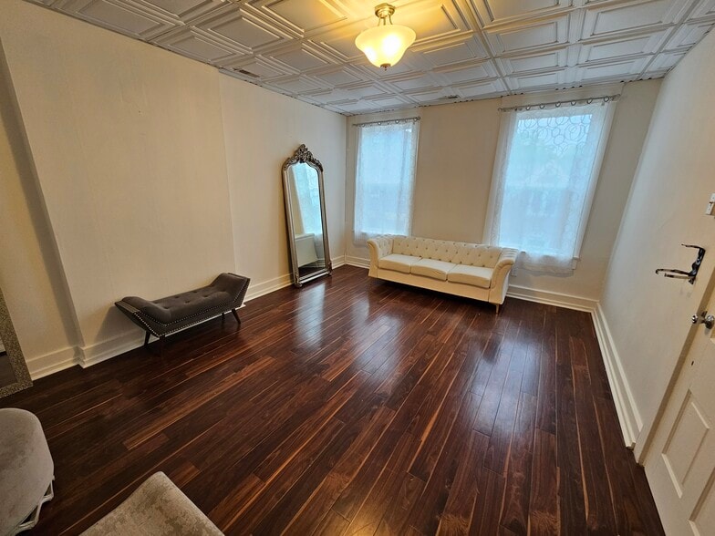More Photos Of 118-120 W Benson St, Cincinnati Apartments For Lease
