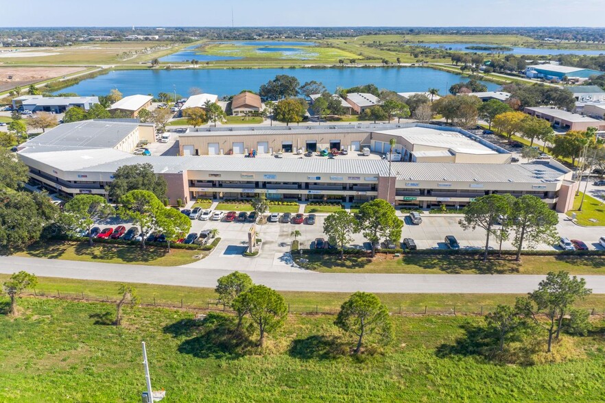 Primary Photo Of 361-407 Interstate Blvd, Lakewood Ranch Office For Lease