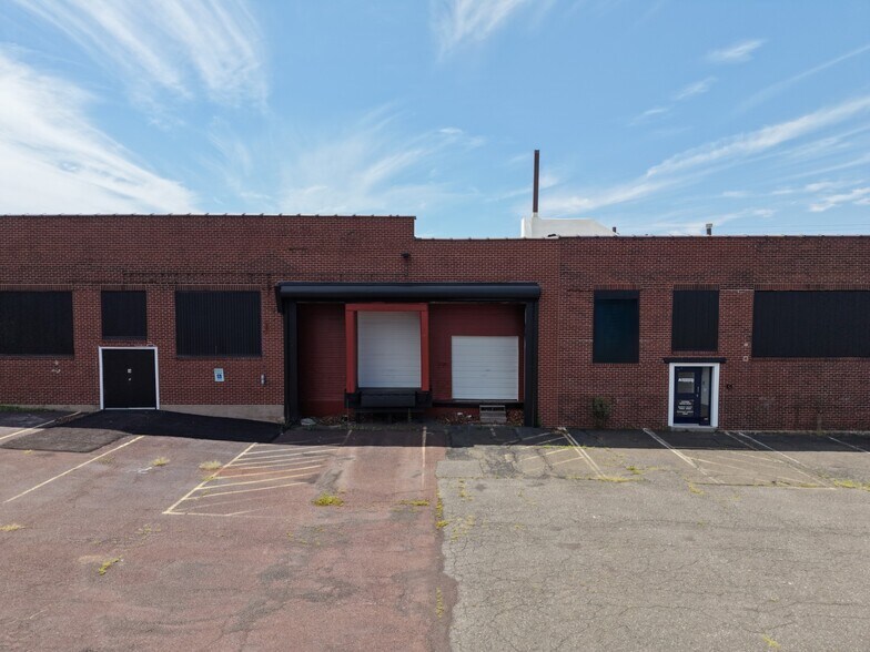 More Photos Of 201 Kriebel Ave, Lansdale Warehouse For Lease
