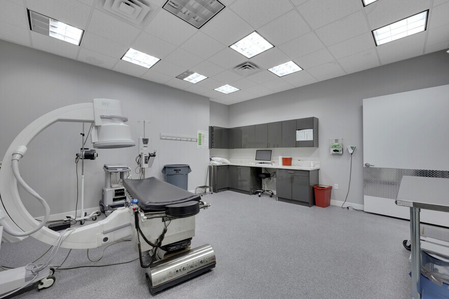 More Photos Of 375 N Stephanie St, Henderson Medical For Sale