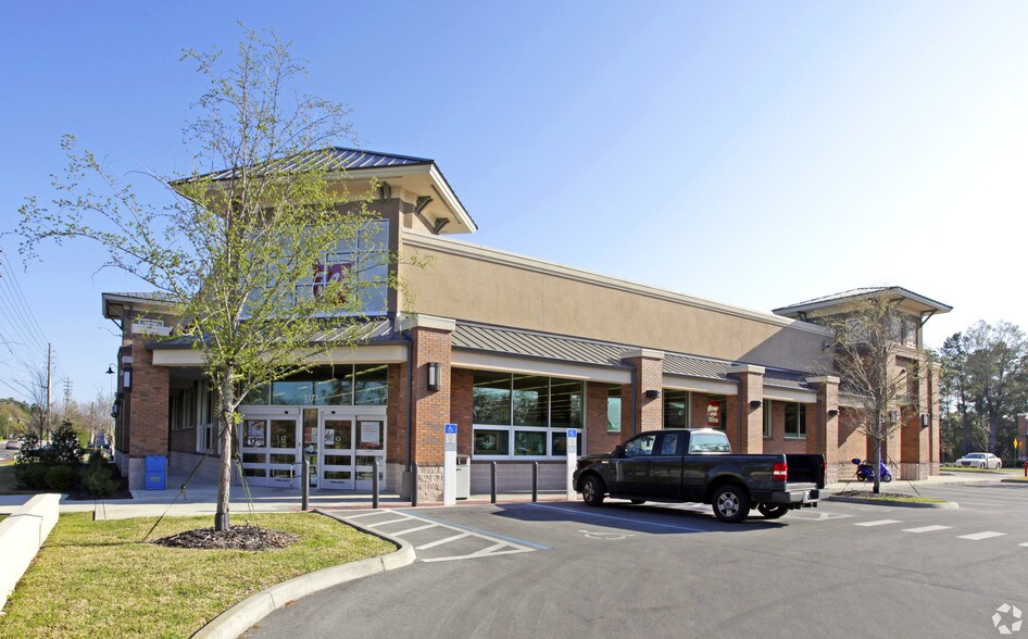 Primary Photo Of 5171 NW 43rd St, Gainesville Drugstore For Sale