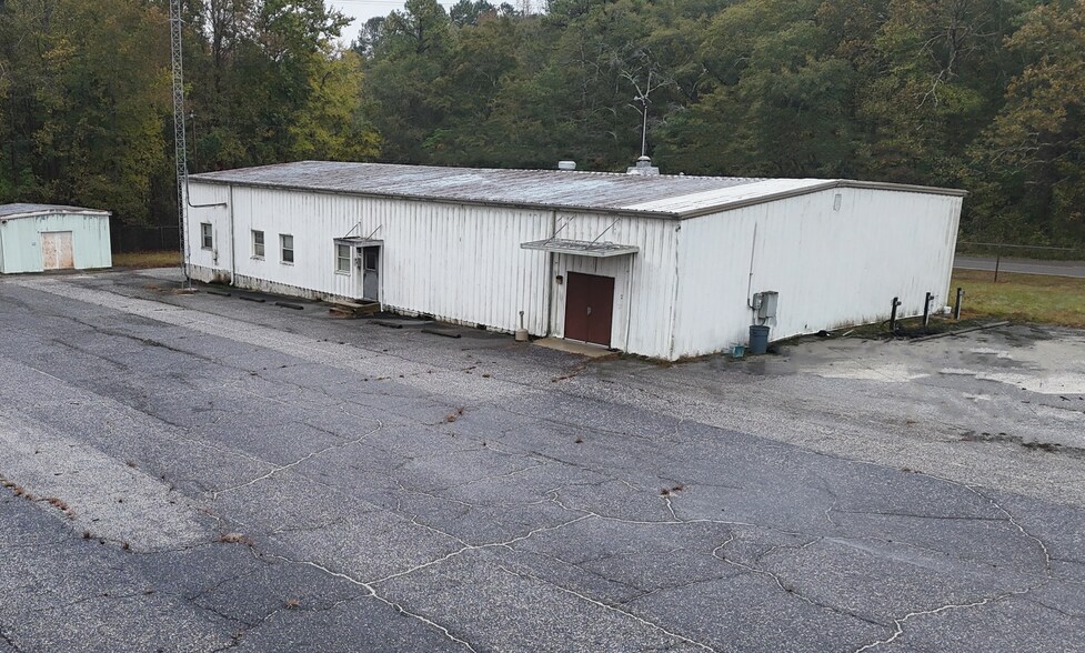 More Photos Of 885 Bryant Rd, Dunn Light Manufacturing For Lease