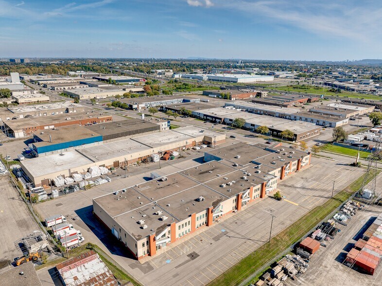 More Photos Of 1415-1531 St Berlier, Laval Warehouse For Lease