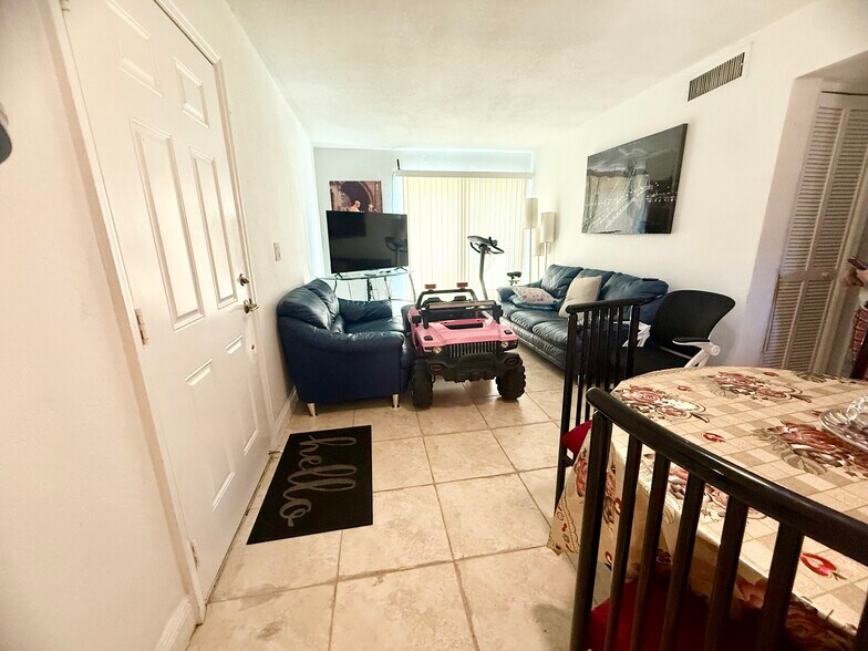 More Photos Of 4201 SW 7th St, Coral Gables Multifamily For Sale
