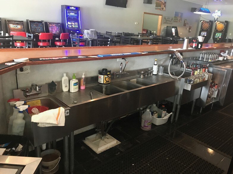 More Photos Of 12015-12033 Antioch Rd, Trevor Freestanding For Lease