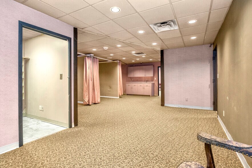 More Photos Of 5245 Schaefer Rd, Dearborn Medical For Sale