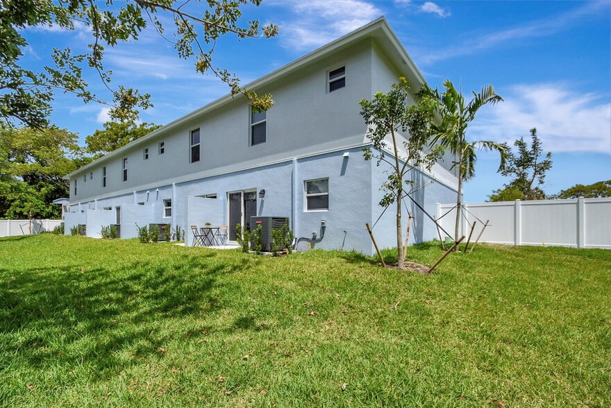 More Photos Of 3871 Patio Ct, Lake Worth Apartments For Sale