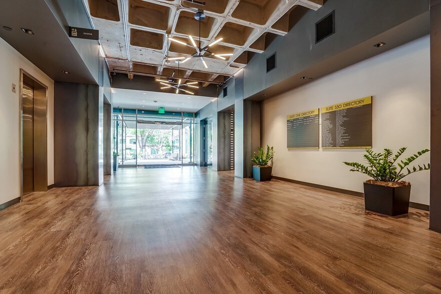 More Photos Of 2625 Townsgate Rd, Westlake Village Office For Lease