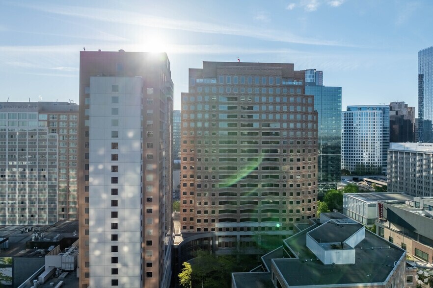 More Photos Of 10500 NE 8th St, Bellevue Office For Lease