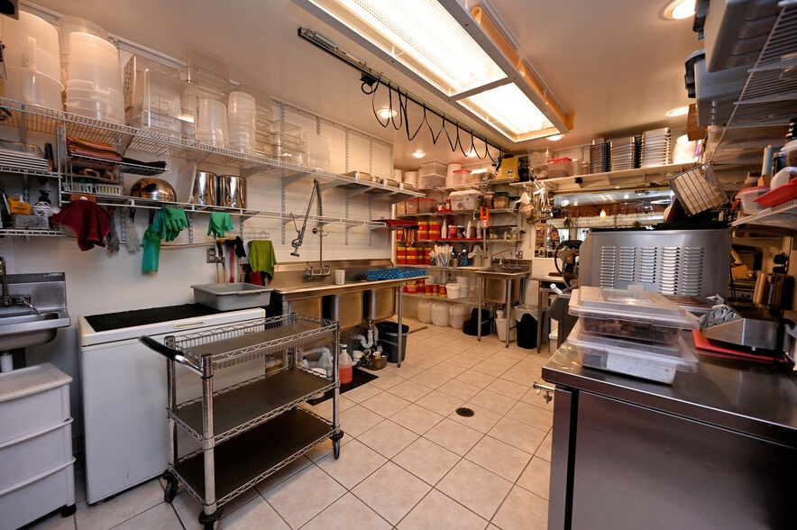 More Photos Of 162 E Wisconsin Ave, Oconomowoc General Retail For Sale