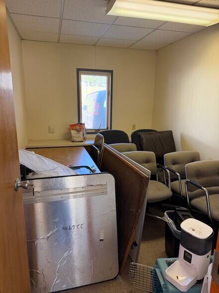 More Photos Of 104 Woodward Hill Rd, Edwardsville Office For Sale