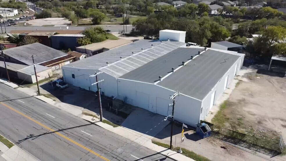 Primary Photo Of 2833 Roosevelt Ave, San Antonio Warehouse For Lease