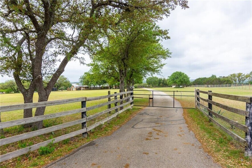 More Photos Of 15000 Fitzhugh Rd, Austin Land For Lease