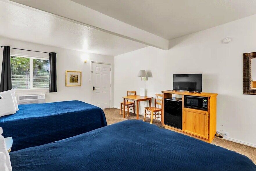 More Photos Of 260 E 400 N, Manti Hotel For Sale