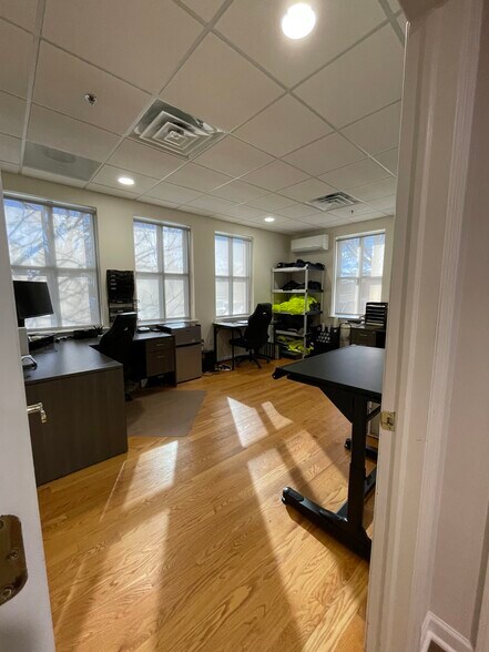 More Photos Of 1704 Maxwell Dr, Wall Township Office For Lease