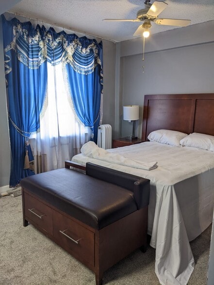 More Photos Of 118 E Court St, Paris Hotel For Sale