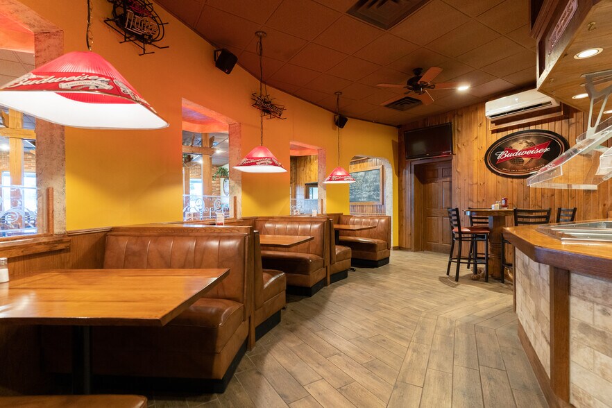 More Photos Of 1401 S Morley St, Moberly Restaurant For Sale