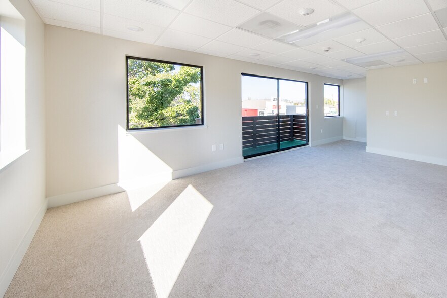 More Photos Of 600 Mill St, Reno Office For Sale