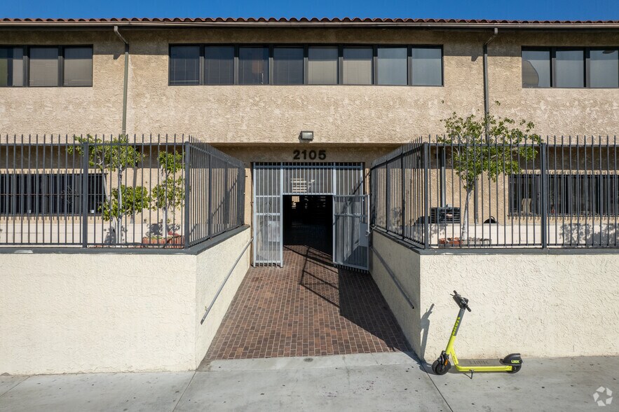 More Photos Of 2105 W Beverly Blvd, Los Angeles Medical For Lease