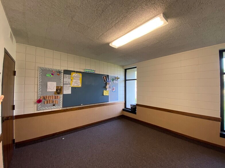 More Photos Of 7045 Farralone Ave, Canoga Park Religious Facility For Sale