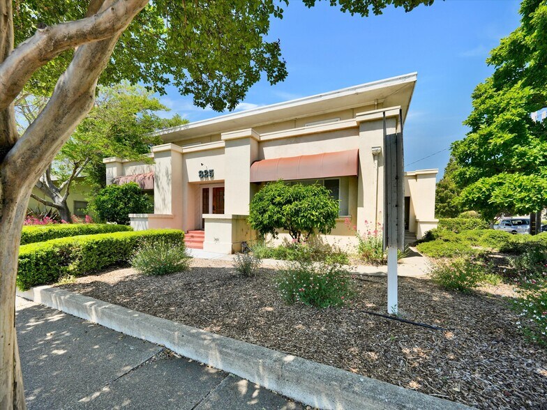 More Photos Of 825 College Ave, Santa Rosa Medical For Lease