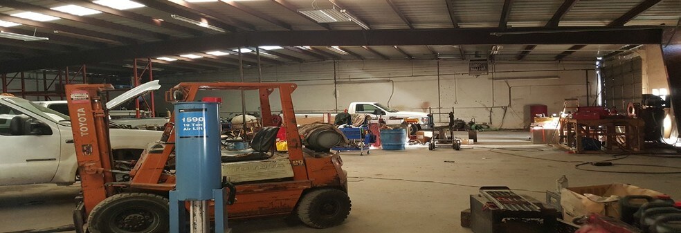 More Photos Of 4500 Waldemar St, Haltom City Unknown For Lease