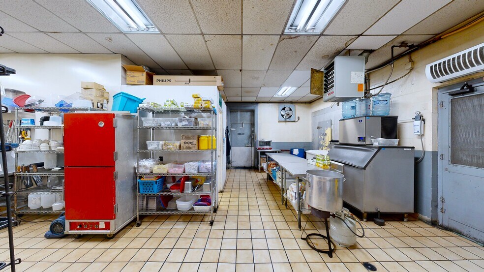 More Photos Of 1101 S Main St, Lexington Restaurant For Sale