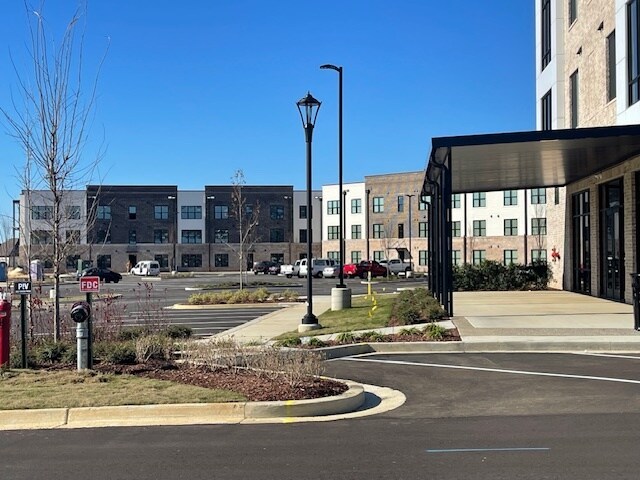 More Photos Of 885 Tunica Trails, Nesbit Apartments For Lease