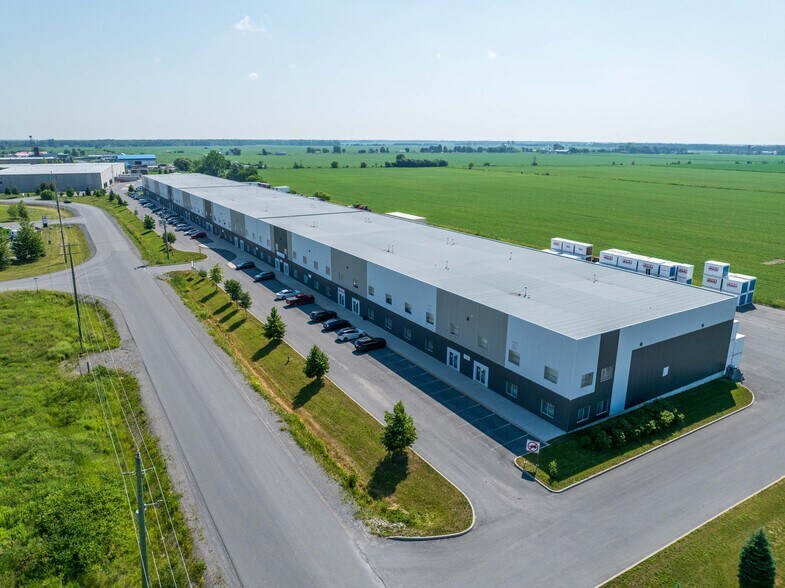 More Photos Of 379B Corduroy Rd, Ottawa Warehouse For Lease