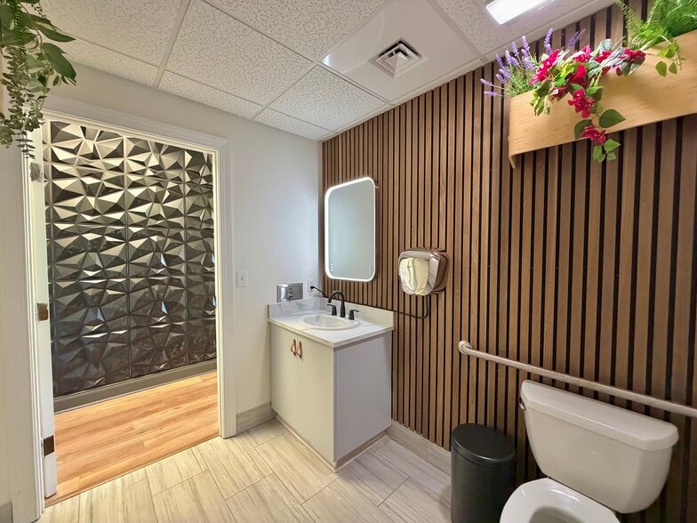 More Photos Of 3973 Eagle Landing Pky, Orange Park Medical For Lease