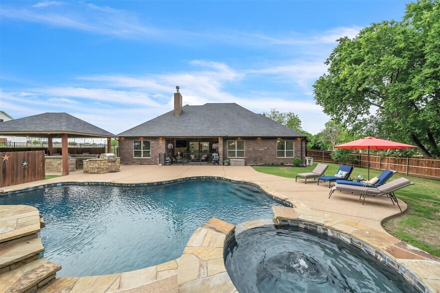 More Photos Of 7839 Blanchard Way, Fort Worth Specialty For Sale