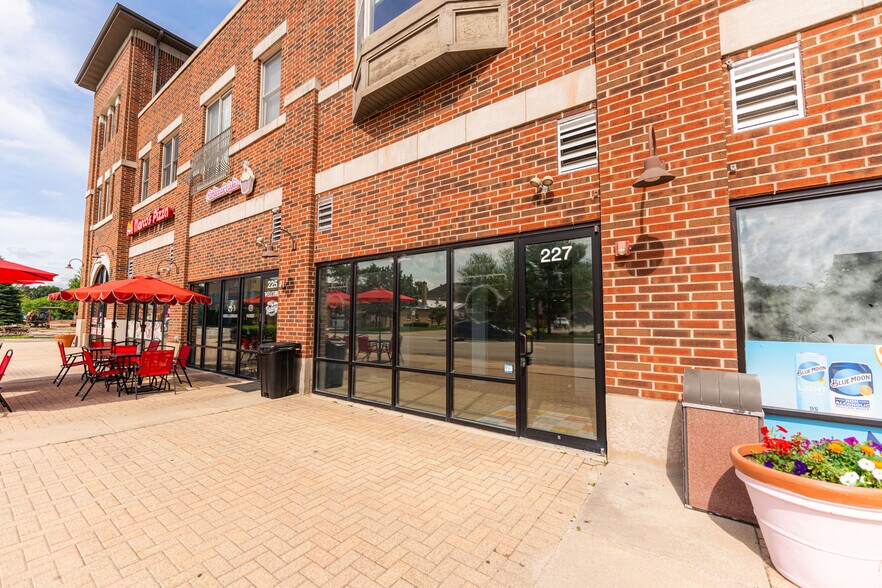 More Photos Of 241 S Main St, Bartlett Apartments For Lease