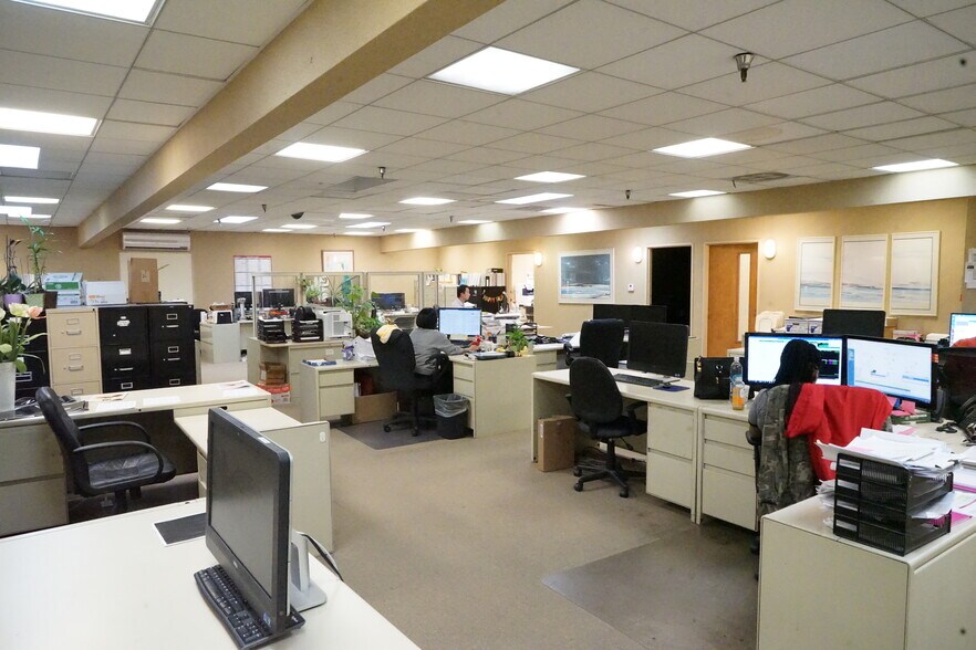 More Photos Of 3485 S La Cienega Blvd, Los Angeles Storefront For Lease