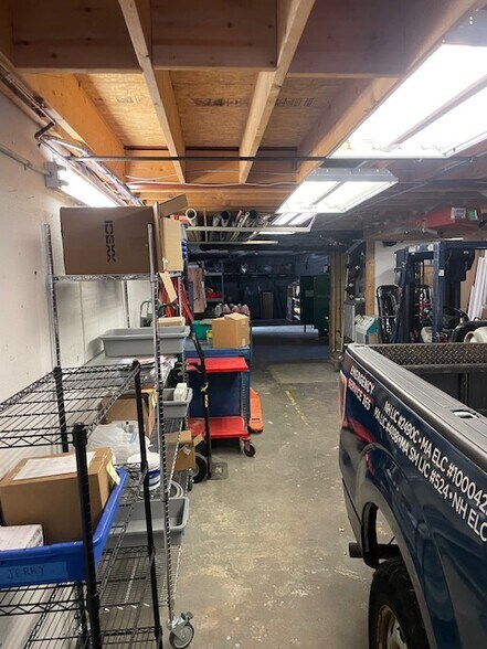 More Photos Of 60 Willow Rd, Ayer Warehouse For Lease