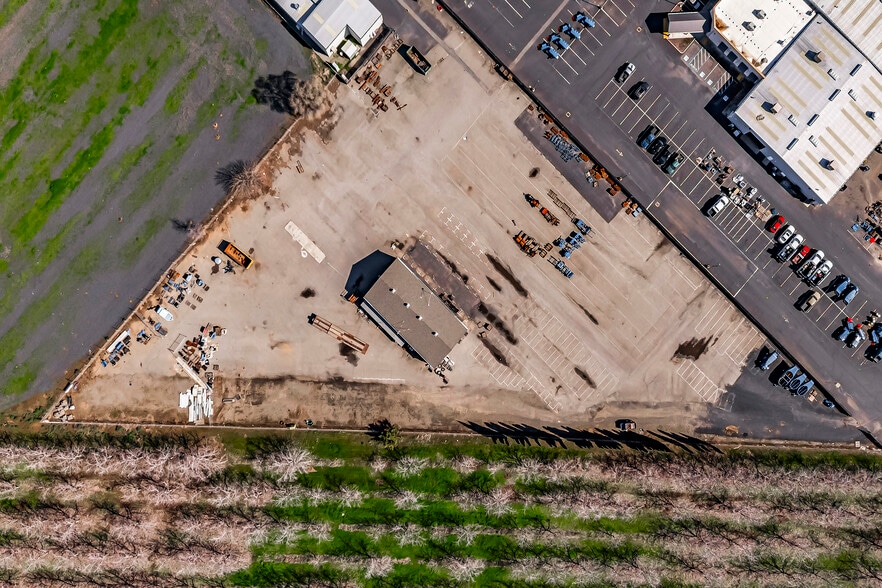 More Photos Of 89 Loren Ave, Chico Manufacturing For Lease