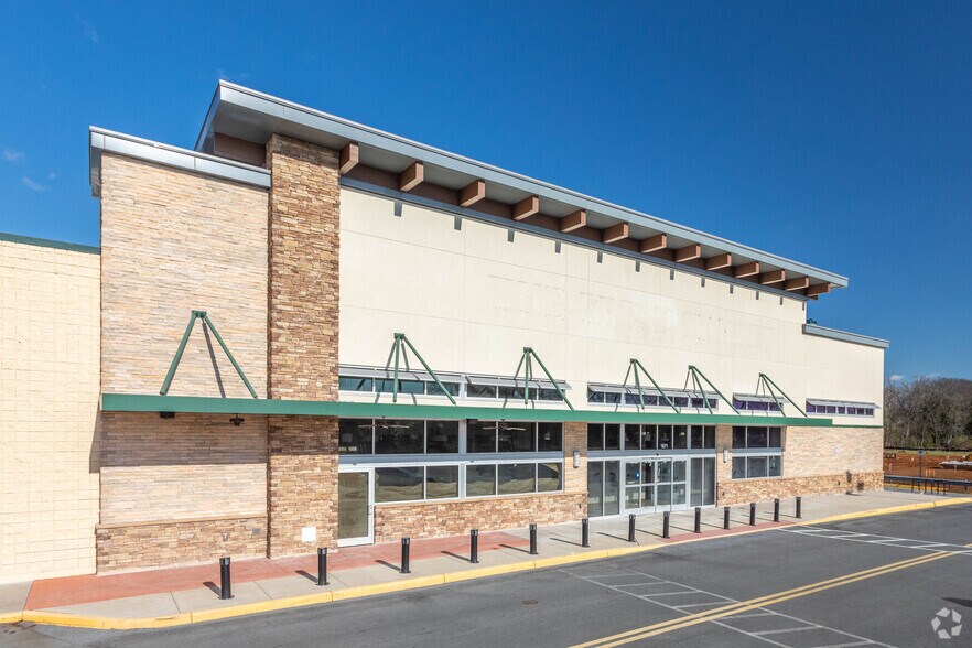 More Photos Of 1671 S Pleasant Valley Rd, Winchester Freestanding For Lease