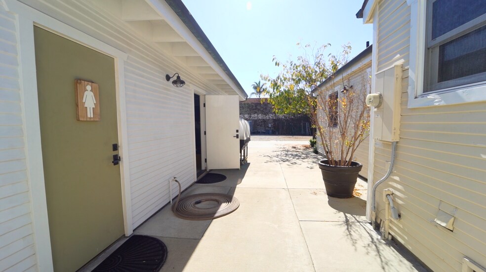 More Photos Of 17066 Palmdale Ln, Huntington Beach Land For Lease