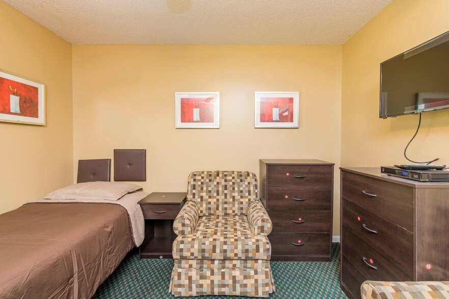 More Photos Of 15458 Snow Memorial Hwy, Brooksville Assisted Living For Sale