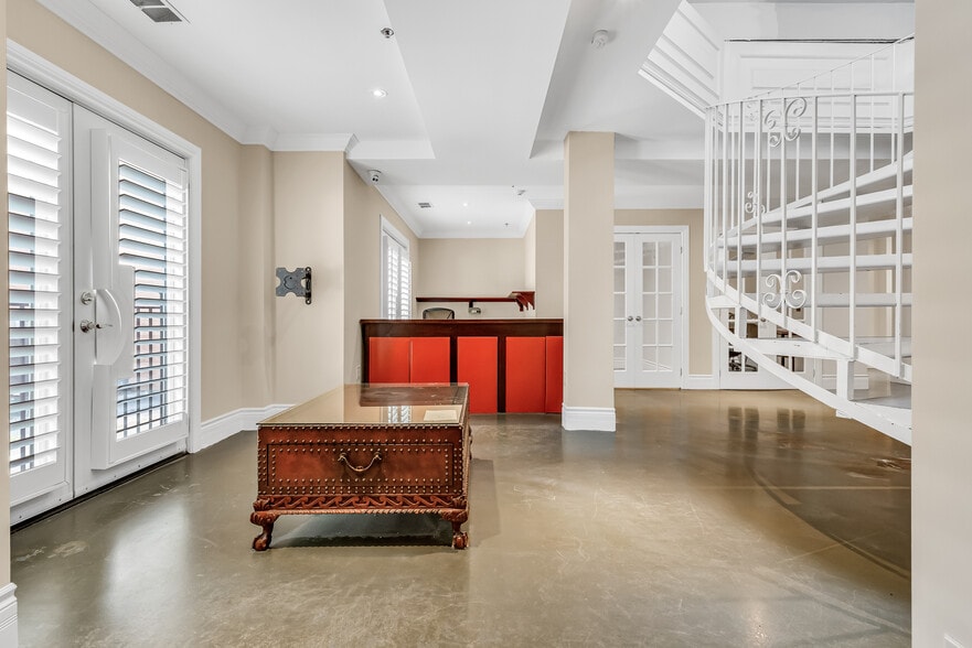 More Photos Of 15 Prince Arthur Ave, Toronto Office Residential For Lease