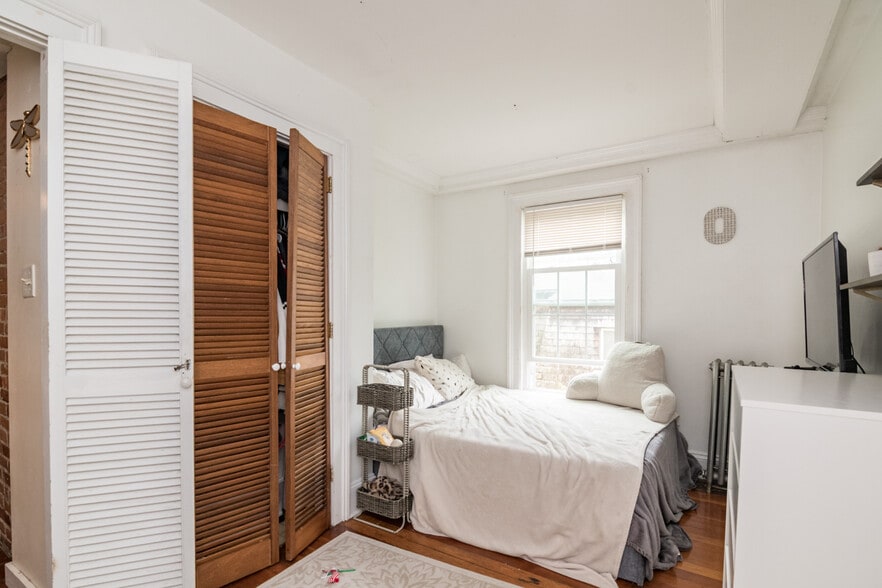 More Photos Of 81 Bridge St, Northampton Multifamily For Sale